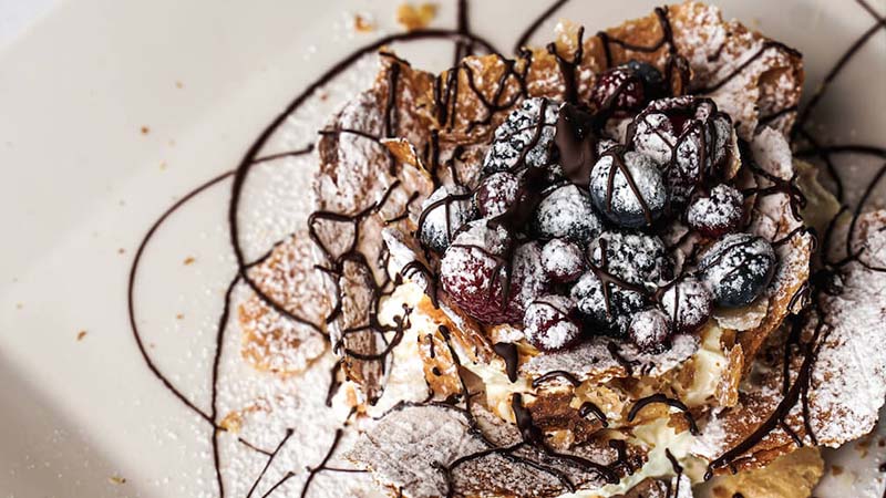 Foto ristorante, millefoglie ai frutti di bosco