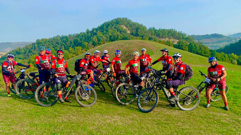 Foto del team dello Sportingbike, squadra di ciclismo dello sporting club sassuolo